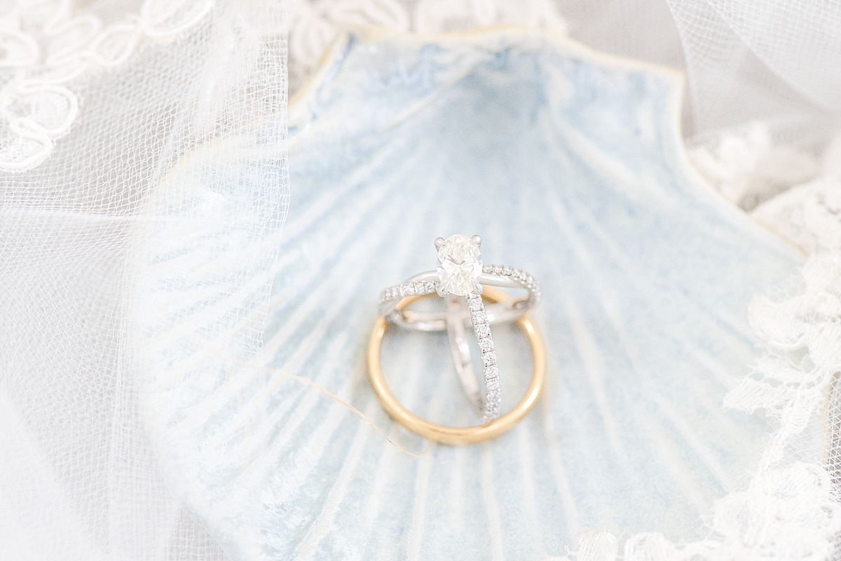 ceramic ring dish with wedding bands